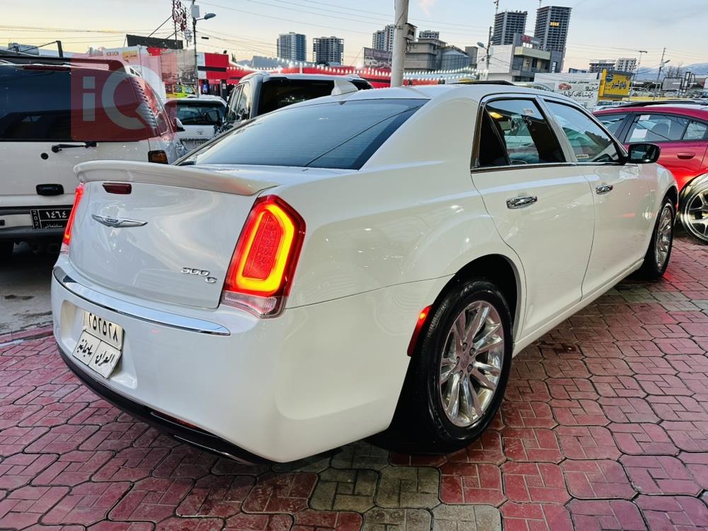 كرايسلر 300